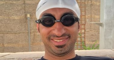 صور.. على ربيع "سباح".. ويتحدى: "لو حد أسرع منى يورينى"
