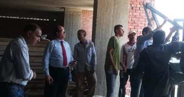 صور.. حملة لإزالة أبنية مخالفة فى حى الزيتون شمال القاهرة