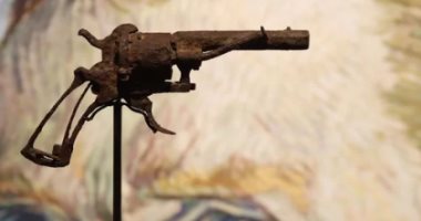 بعد عرض "المسدس" للبيع فى مزاد علنى.. هل أطلق فان جوخ النار على نفسه؟