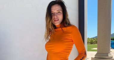 القصة كاملة وراء احتلال بيلا ثورن التريند من الهاكرز لصورها العارية 