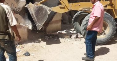 صور.. مجلس مدينة الغردقة يشن حملة إزالة مكثفة بحى شمال 