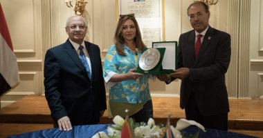 ليلى علوى تشارك بلجنة تحكيم مشروعات تخرج إحدى الجامعات الخاصة