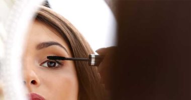 عشان الماسكارا مهمة في يومك.. هنقولك إزاى تستخدميها صح