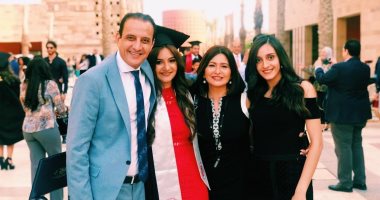 صور.. طارق علام ودينا رامز يحتفلان بتخرج ابنتهما "عهد"
