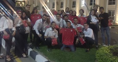 صور.. تسليم متطوعي المجموعة السادسة بالإسماعيلية تيشرت منتخب مصر