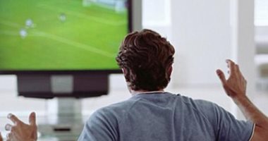 لو متعصب وليه فى الكرة...حاجات مينفعش تعمليها لو جوزك بيتفرج على الماتش