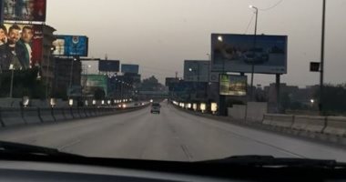 عمدة الإنارة نهارا على المحور اتجاه ٦ أكتوبر 