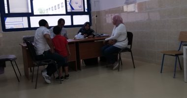 الأبناء والآباء فى لجنة امتحان واحدة.. اختبارات شخصية لأولياء الأمور والتلاميذ بالمدارس اليابانية للالتحاق بها فى الغردقة.. ومعرفة سلوكيات الطفل باستخدام الألوان.. و"الدردشة" مع الأبوين أهم قواعد القبول.. صور