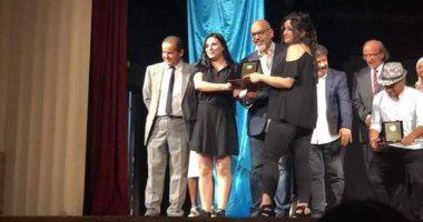 مسرحية "كحل عربى" نفوز بالجائزة الذهبية بمهرجان قرطاج الدولى للمونودراما