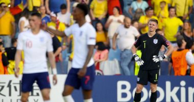 إنجلترا تسقط برباعية أمام رومانيا فى 15 دقيقة بكأس أمم أوروبا للشباب.. فيديو
