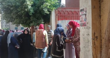 تفتيش ذاتي لطلاب الثانوية العامة بالقليوبية قبل الدخول لأداء امتحانى التاريخ والفيزياء 