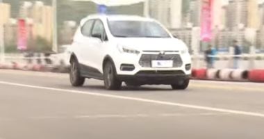 باحثون يطورون نظام شحن ذكى يرفع عمر بطاريات السيارات الكهربائية بنحو 23%