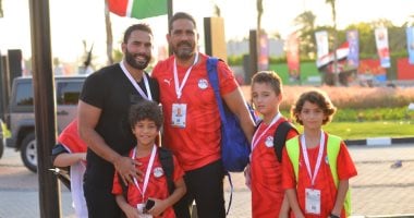 فنانون ساندوا منتخب مصر فى أولى مباراياته أمام زيمبابوى بأمم إفريقيا.. صور