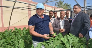 صور.. محافظ الوادى الجديد يدعم المدرسة الثانوية الزراعية ويكلف بحصر آبار الخارجة