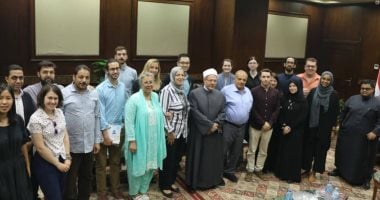 مفتى الجمهورية يستقبل وفدًا من الأساتذة والطلبة الأجانب بالجامعة الأمريكية