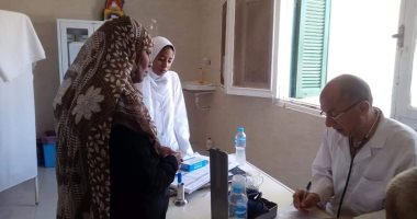 صور..صحة البحر الأحمر تعلن الكشف الطبى على المواطنين ضمن قافلة طبية بمرسى علم