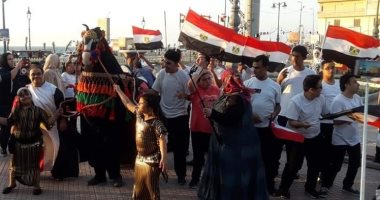 صور.. عروض فنية على كورنيش الإسكندرية بالتزامن مع كأس أمم إفريقيا