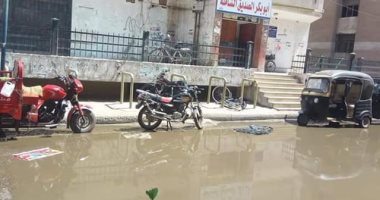 اضبط مخالفة.. انفجار ماسورة مياه بجوار مجمع المصالح بشبين الكوم يثير غضب الأهالى