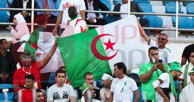 جماهير الجزائر تحتفل بفريقها فى وسط البلد وتشكر مصر على حسن الضيافة
