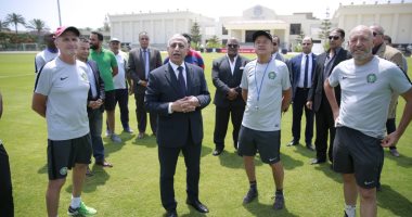 رئيس الأكاديمية البحرية يزور تدريبات منتخب نيجيريا.. "صور "