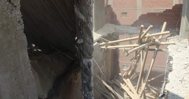صور.. حملة لإزالة أعمال بناء مخالف بحى حدائق القبة 
