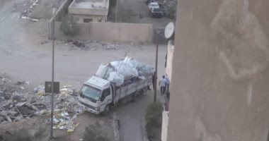 سكان منطقة الطوب الرملى بمدينة نصر يشكون من أكوام القمامة والمخلفات