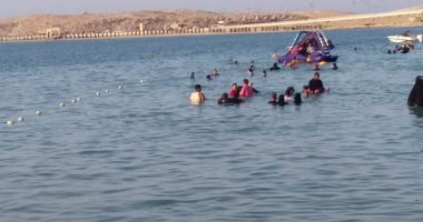 مجلس مدينة مطروح يدعم الغطاسين بالأدوات اللازمة لحماية المصيفين 