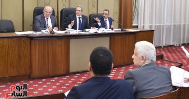 لماذ وافقت تشريعية البرلمان على عدم الجمع بين المحاماة ورئاسة النواب والشيوخ؟
