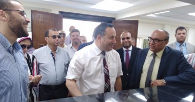 صور.. محافظ الإسكندرية يتفقد مكاتب التموين بحى السيوف تمهيدا لافتتاحه
