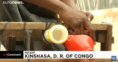 فرقة كونغولية تجمع القمامة وتصنع منها آلالات موسيقية لتوجيه رسالة لجمهورها