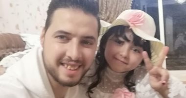 قارئ يشارك بصورته ونجلته بتوفع فوز منتخب مصر 2 صفر أمام الكونغو