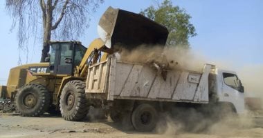 رفع 40 طن قمامة خلال حملة مكبرة بسمادون فى المنوفية