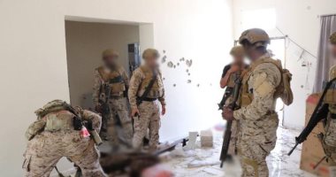 أمير داعش "المهاجر" يسقط فى قبضة القوات السعودية..المطلوب الأول لدى قوات التحالف جند وقاد العشرات من الدواعش فى أبين ولحج داخل اليمن..السلطات ضبطته برفقة 3 نساء و3 أطفال.. والحمدين وطهران أبرز مموليه