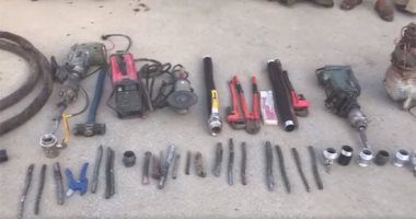 فيديو..لحظة ضبط عصابة سرقت 200 طن بترول خام من الخطوط بالإسكندرية