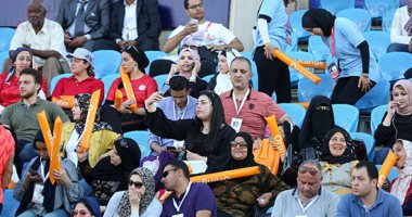 صور.. الجماهير المصرية تدعم الكاميرون أمام غينيا بيساو فى استاد الإسماعيلية