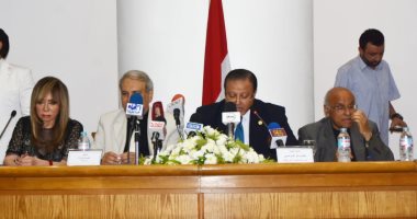 الأعلى للثقافة يناقش حفل توقيع كتاب حسين رياض.. الفنان صاحب الألف وجه