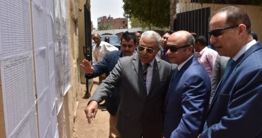 محافظ أسوان: لا يوجد معوقات أو شكاوى فى عمل لجان تعويضات النوبة "صور" 