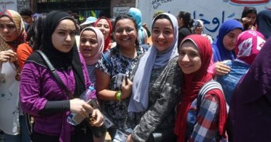 صور.. الجغرافيا تصالح طلبة الثانوية العامة والامتحان فى مستوى الطالب المتوسط