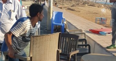 صور .. حملات إزالة وأعمال إنارة لراحة المصطافين بالمنتزة شرق الإسكندرية
