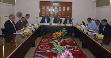 انعقاد مجلس جامعة الوادى الجديد بحضور المحافظ ورئيس الجامعة 