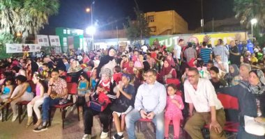 صور.. زحام كبير بمراكز الشباب بالإسكندرية لمشاهدة مباراة مصر و الكونغو