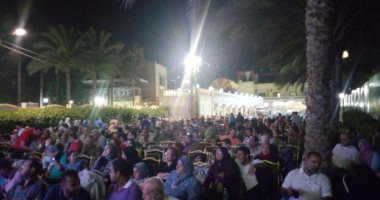 صور.. استمرار توافد الجماهير على مراكز الشباب بالغربية لمشاهدة مباراة مصر والكونغو