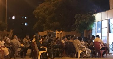 أهالى العريش يتابعون مباراة منتخب مصر والكونغو بمراكز الشباب والمقاهى