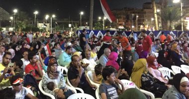 شاهد بالفيديو .. فرحة المواطنين فى المحافظات بهدفى مصر فى الشوط الأول