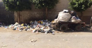 شكوى من تراكم القمامة بجوار نادى الجمهورية بشبين الكوم
