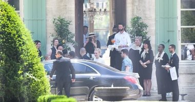 صور.. صوفى تيرنر وجو جوناس يستقبلان ضيوف حفل زفافهما الثاني في فرنسا