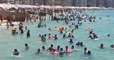 "إكسترا نيوز" ترصد توافد المصطافين على الشواطئ 