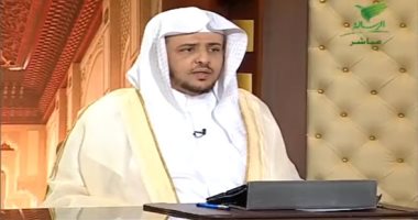 فيديو.. الداعية السعودى خالد المصلح يجيز تركيب الرموش الصناعية