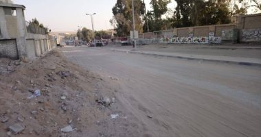شكوى من تكسير شارع مسجد السلام بهضبة الأهرام وتراكم القمامة به
