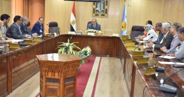 محافظ أسيوط: توفير فرص عمل للشباب بمرتبات مناسبة بالتنسيق مع القطاع الخاص